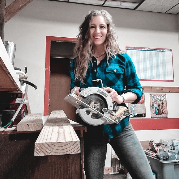 Meet your Posher, Stephanie - Picture 3 of 16